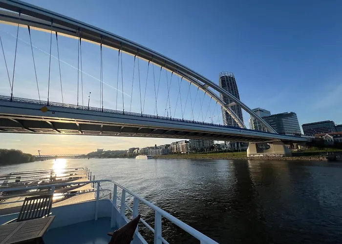 Elite River View